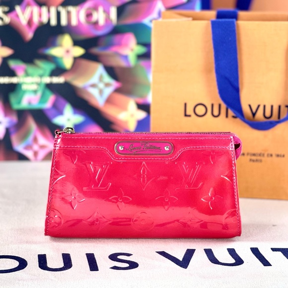 Louis Vuitton Handbags - 💎AUTHENTIC💎 Louis Vuitton Clutch Pochette